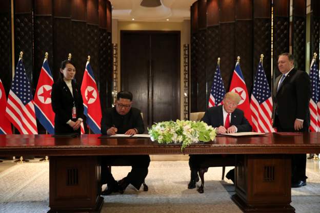 سند تاریخی بین آمریکا و کره شمالی امضا شد/ آغاز خلع سلاح هسته‌ای کره شمالی؟+عکس و فیلم