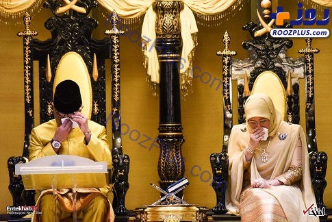 اشک ریختن سلطان جدید مالزی هنگام تاجگذاری+عکس