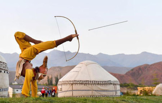 مسابقات دوسالانه ورزش‌های بومی در قرقیزستان/ ایتارتاس